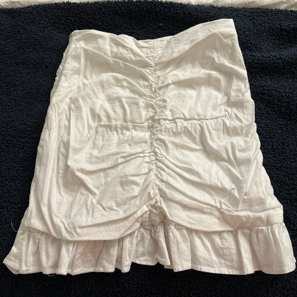 Zara white mini skirt never worn in XS - Picture 2 of 3